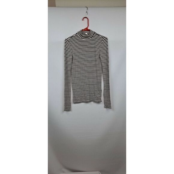 Gap Ladies mock neck pullover  NWOT - Picture 2 of 9